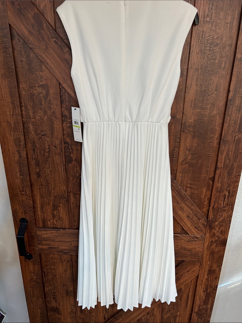 Calvin Klein White Sleeveless Twist-Waist Pleated Midi Dress - Picture 7 of 9